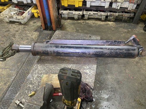 Large 2way hydraulic ram - ,
