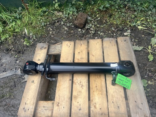 Jcb part hydraulic ram - part,